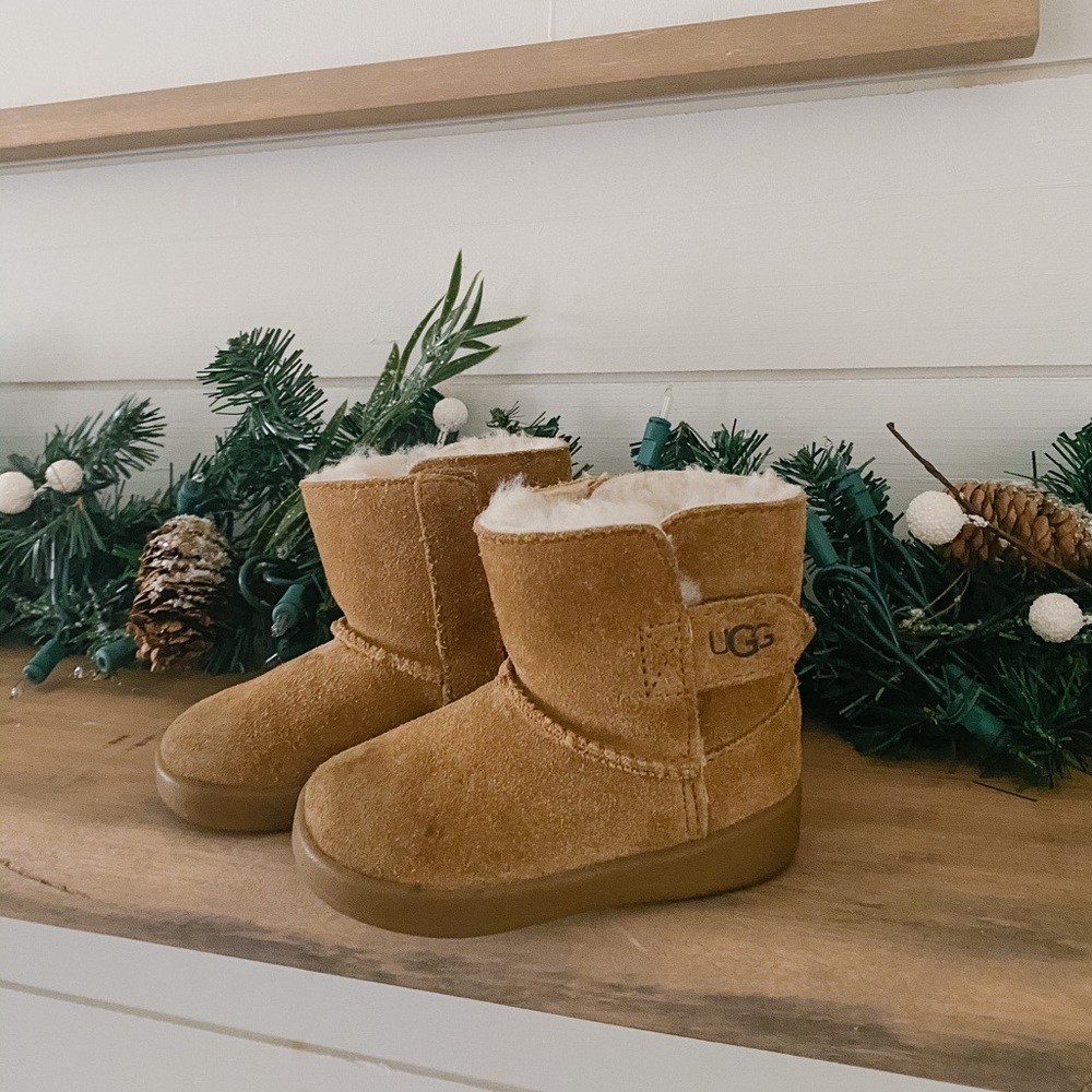 UGG toddler size 4/5. Keelan boot.